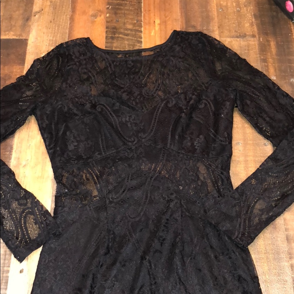 BLACK LACE DRESS